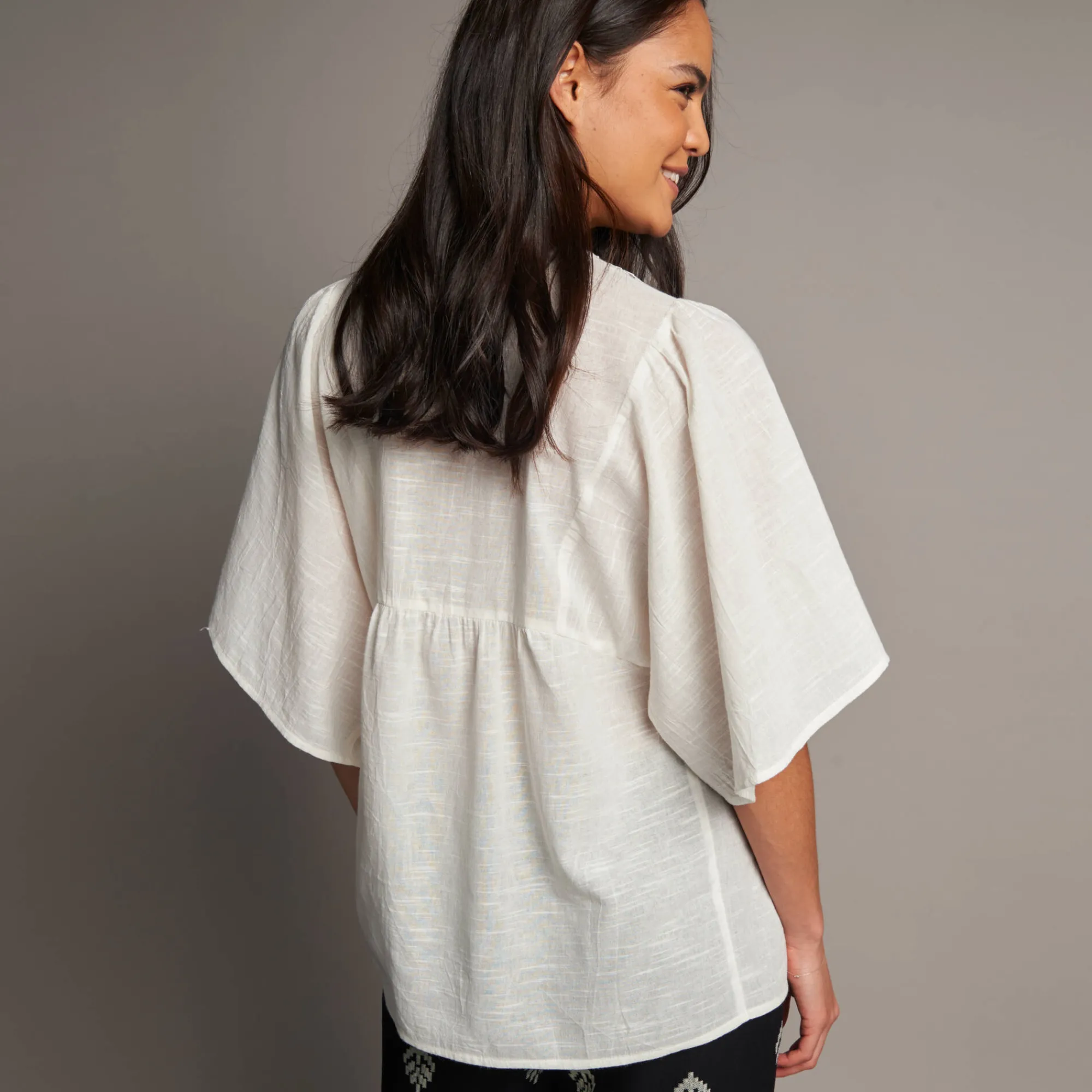 Bloes En Tuniek<Blancheporte Tuniek met gevoerd fantasiefrontje, kimonomouwen ecru