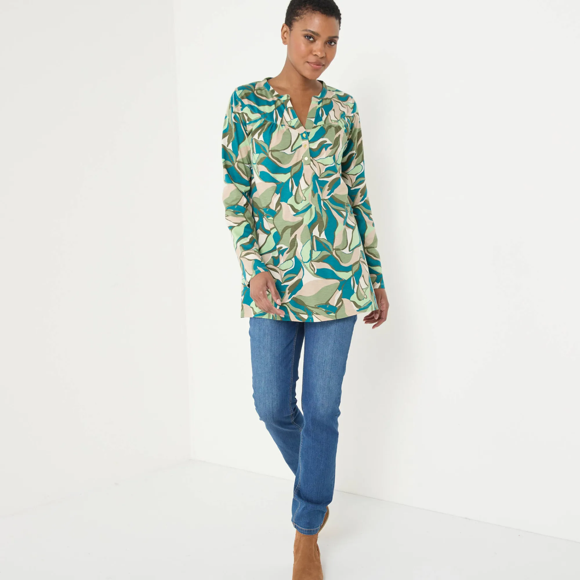 T-Shirt En Topje|Bloes En Tuniek<Blancheporte Tuniek met knoopkraag en bloemenprint kaki / beige
