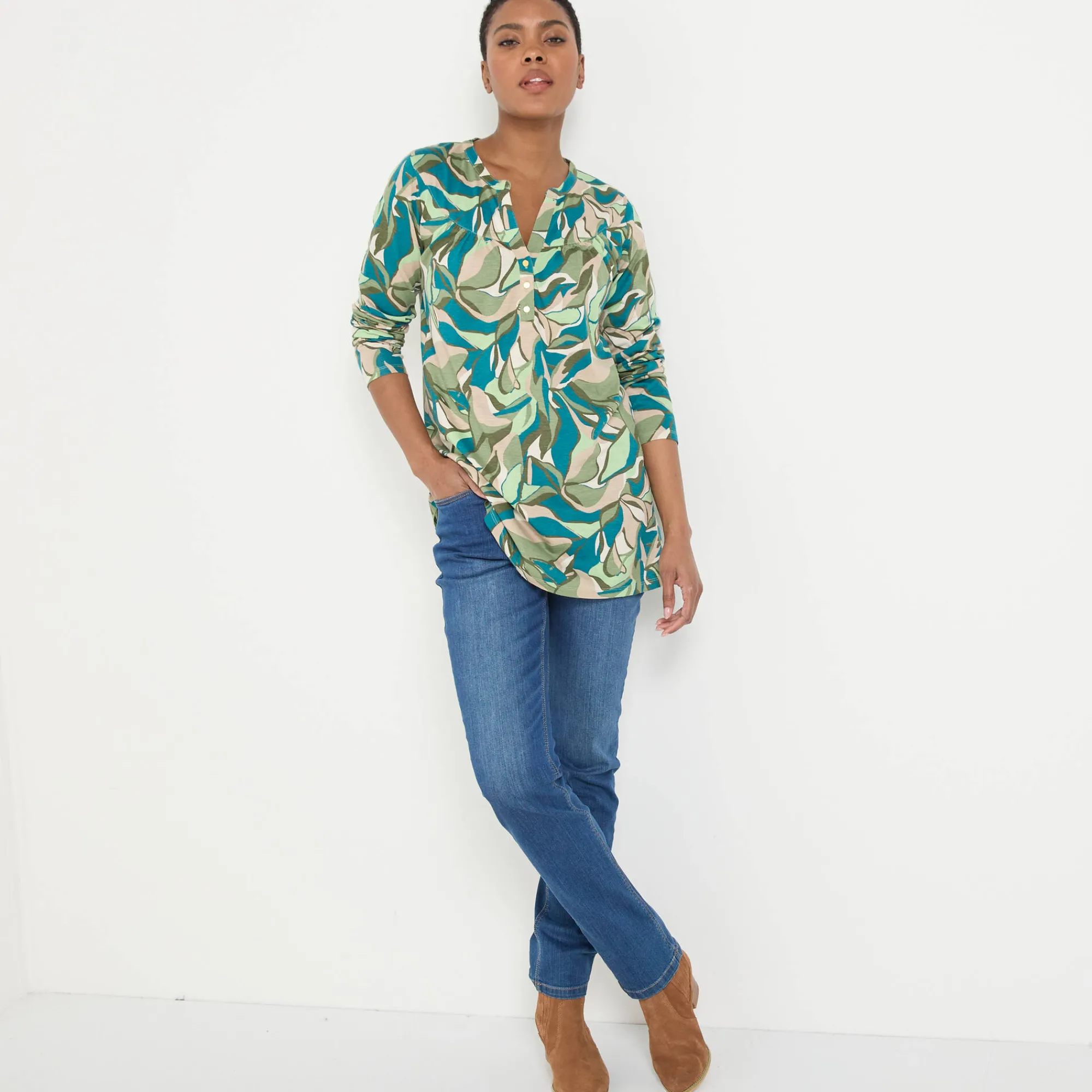 T-Shirt En Topje|Bloes En Tuniek<Blancheporte Tuniek met knoopkraag en bloemenprint kaki / beige