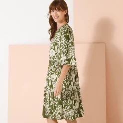 Jurk<Blancheporte Uitlopende jurk met stroken, tweekleurige etnische print groen / ecru