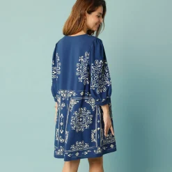 Jurk<Blancheporte Uitlopende jurk voor Kleine Lengtes, tweekleurige print indigo