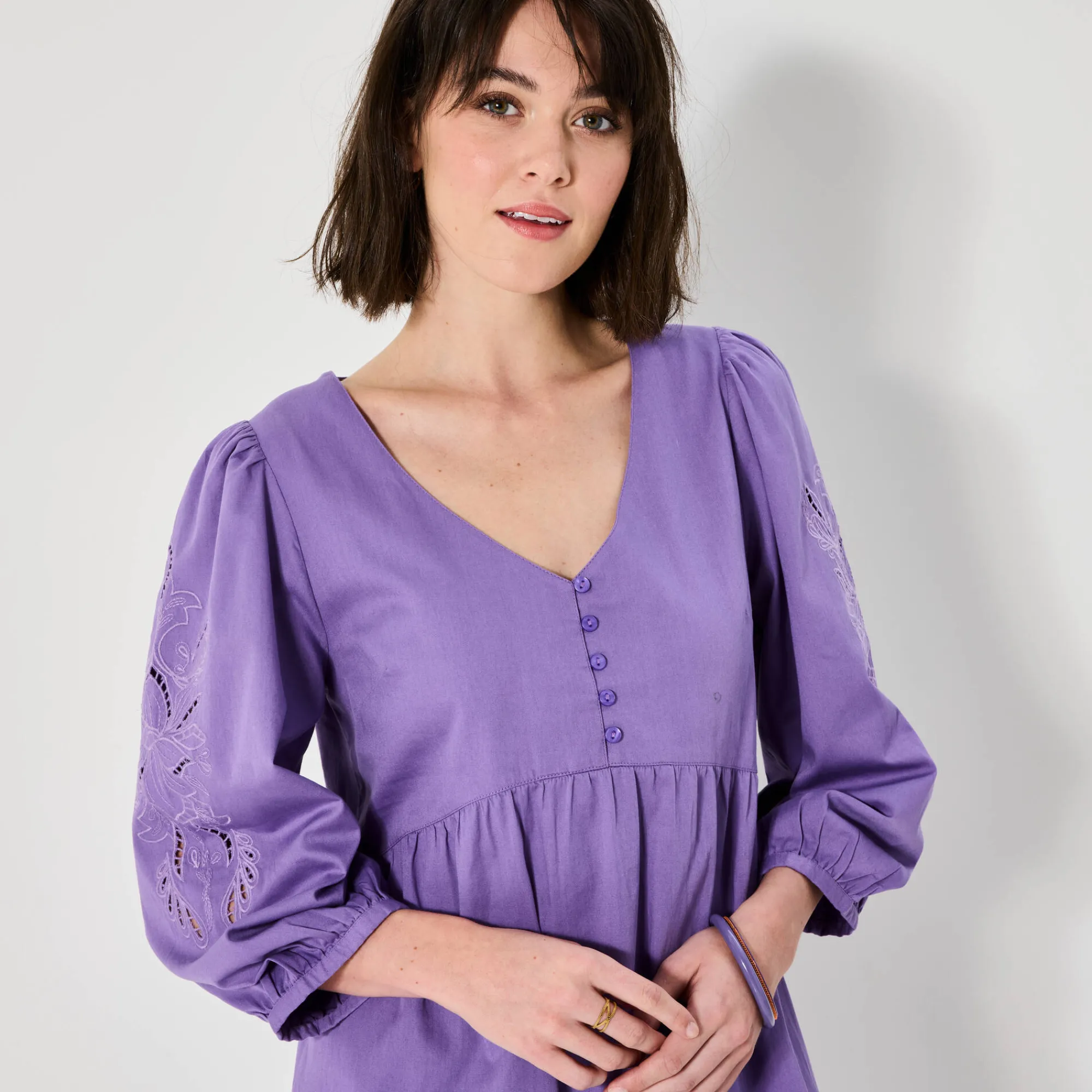 Jurk<Blancheporte Uitlopende korte jurk, details in broderie anglaise paars