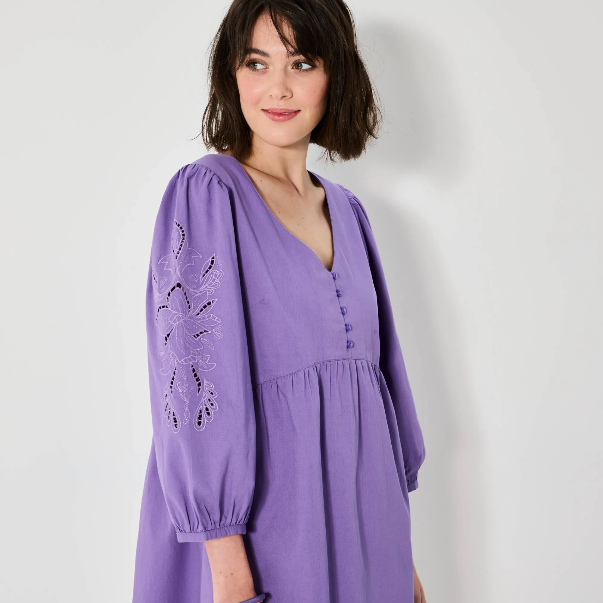 Jurk<Blancheporte Uitlopende korte jurk, details in broderie anglaise paars