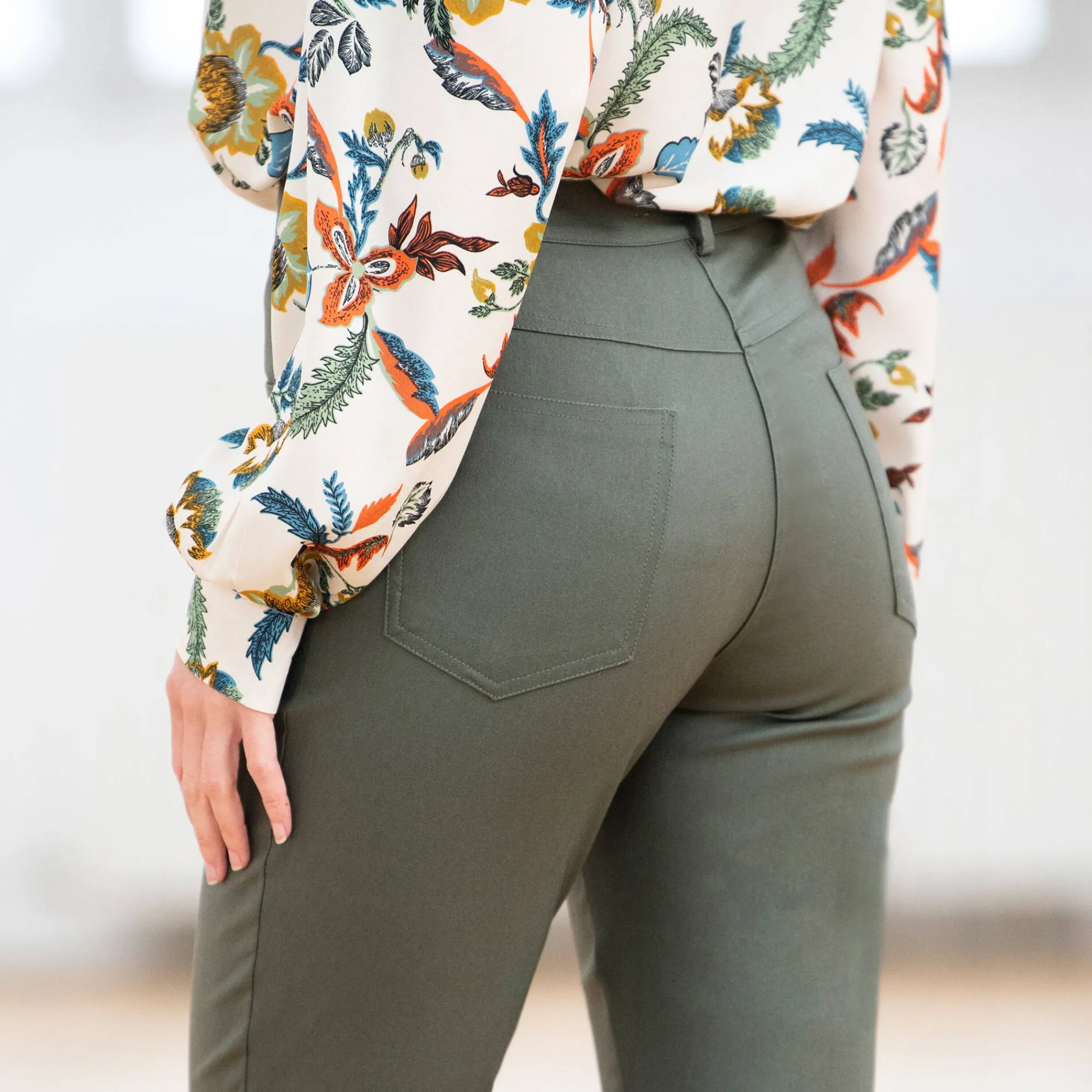 Broek<Blancheporte Ultrarekbare, nauwsluitende broek met coating kaki