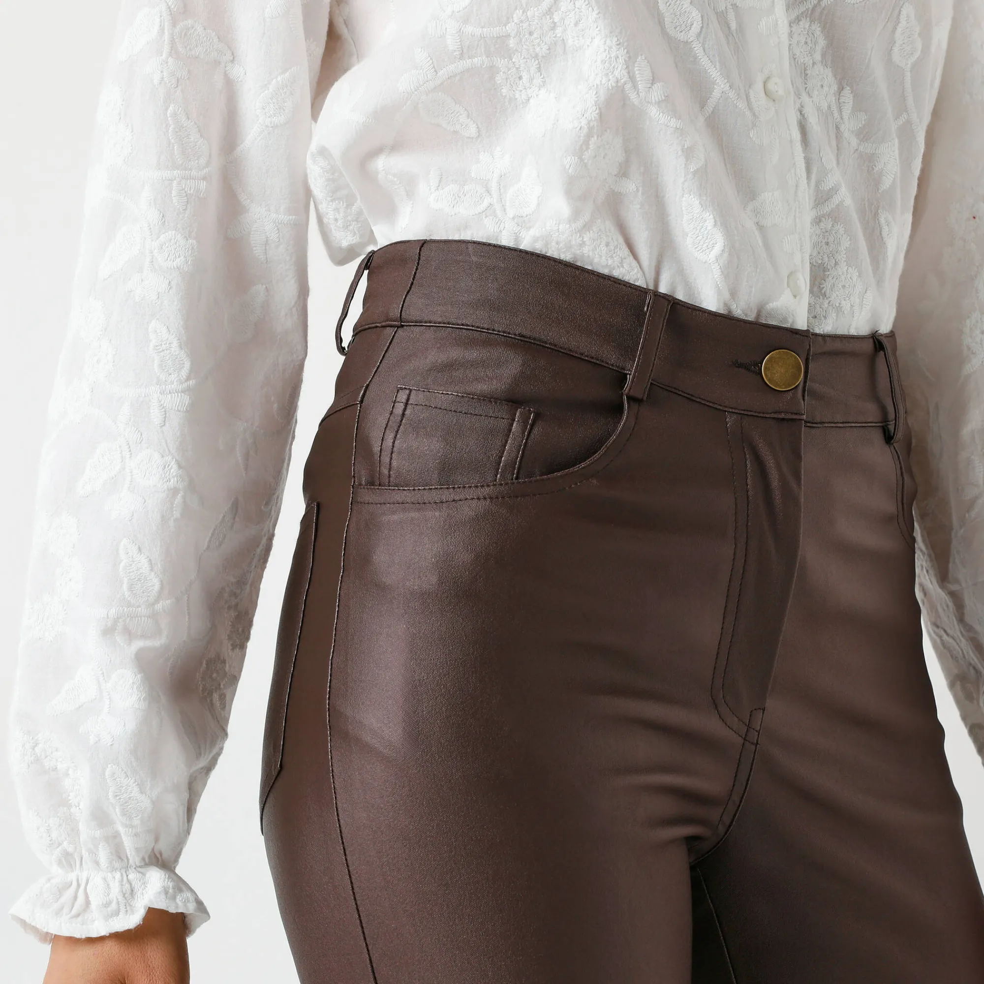 Broek<Blancheporte Ultrarekbare, nauwsluitende broek met coating chocolade
