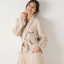 Badjas<Colombine Uniseks badjas met sjaalkraag in tetrastof ®, personaliseerbaar zandkleur