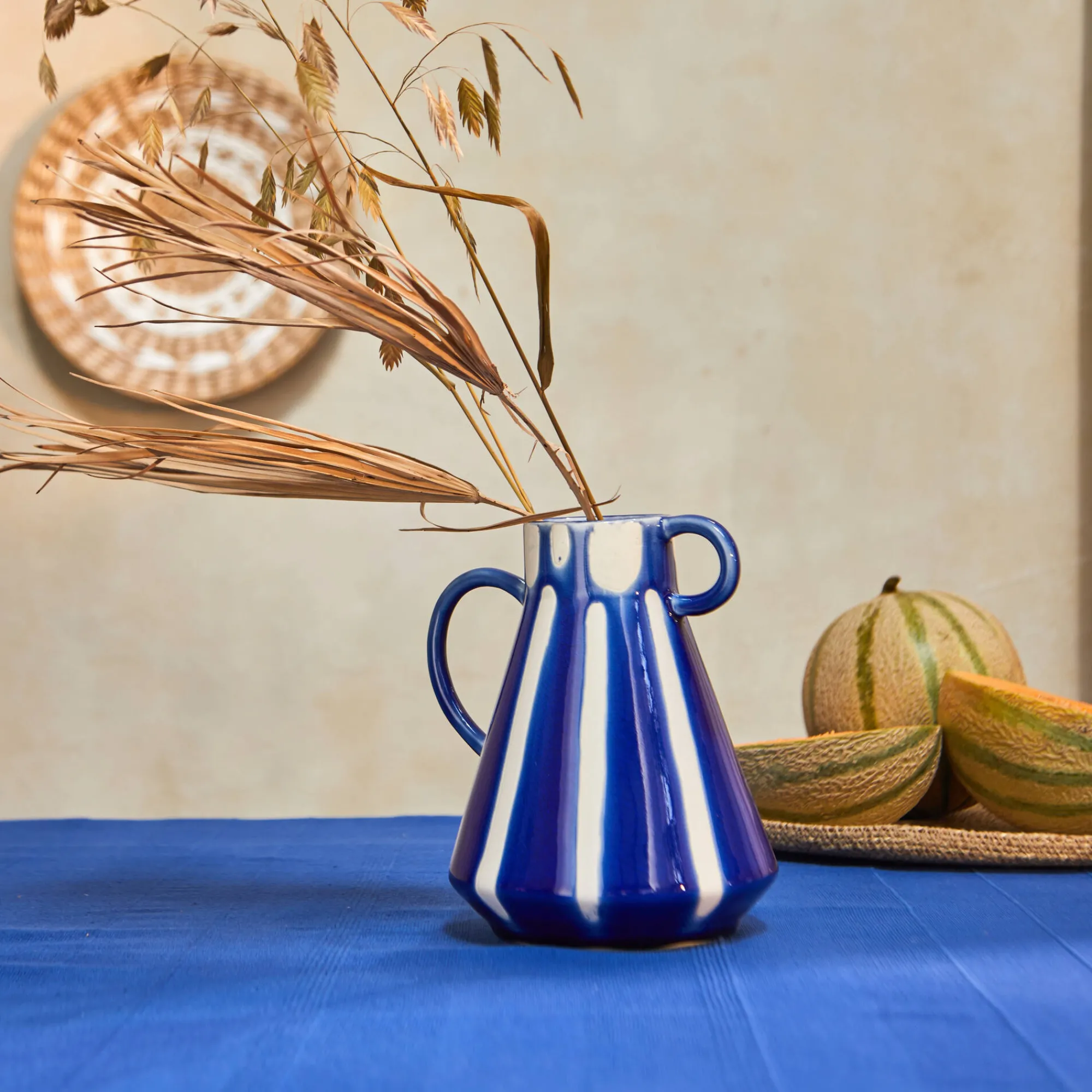 Decoratieartikel<Blancheporte Vaas in aardewerk, gekleurde strepen, 2 handvatten blauw/wit
