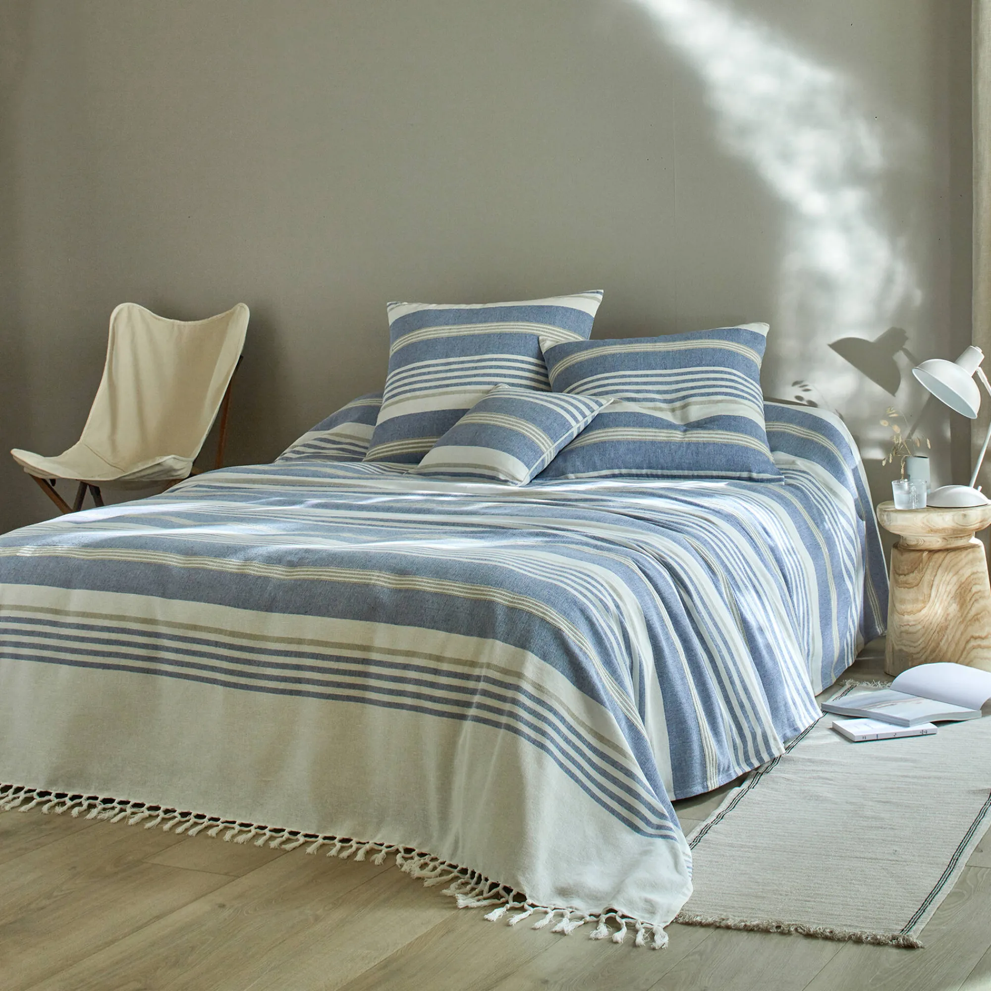 Zeildoekstof<Blancheporte Veelkleurig artisanaal geweven sprei of plaid blauw