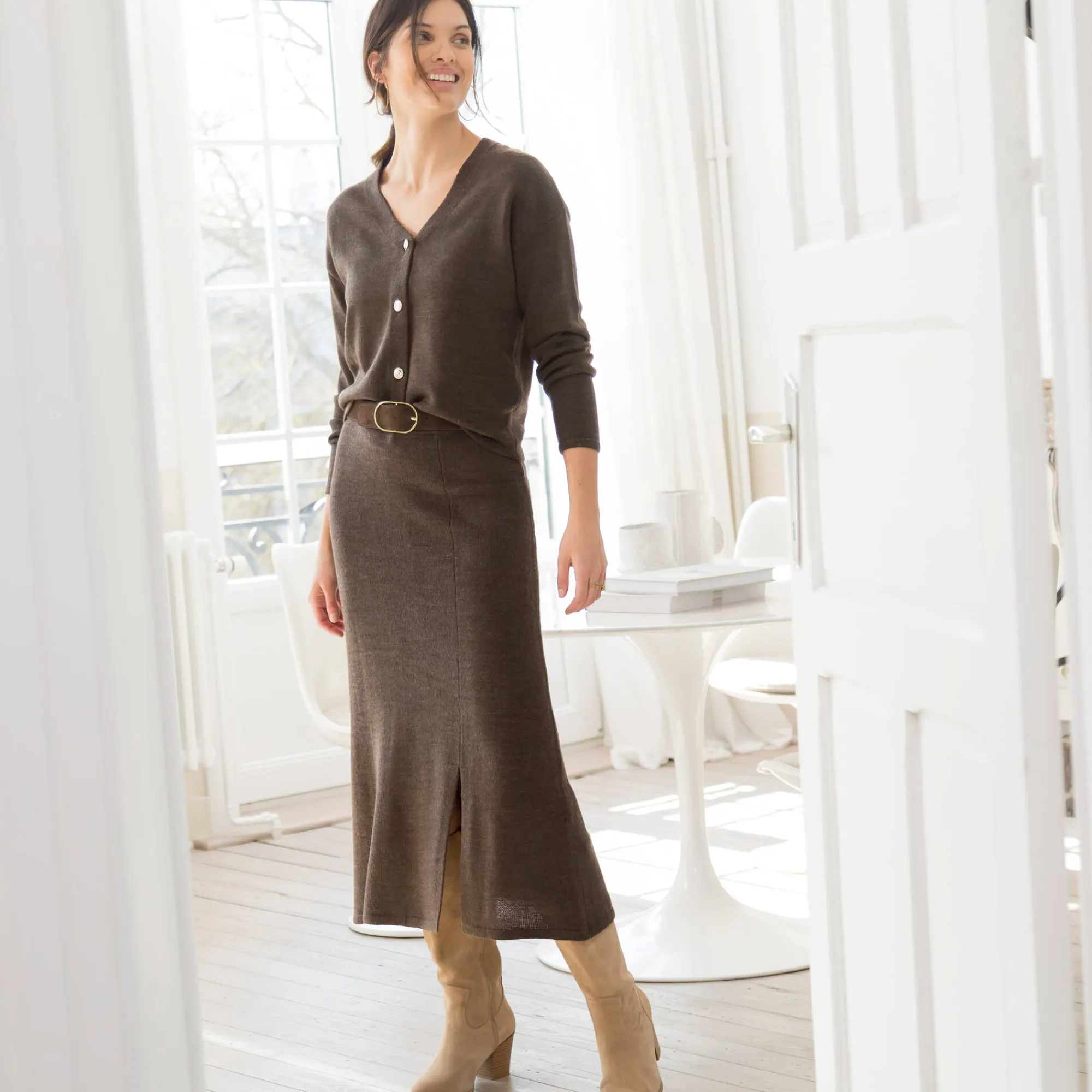 Trui En Vest<Blancheporte Vest met officiersknopen, loose volume chocolade