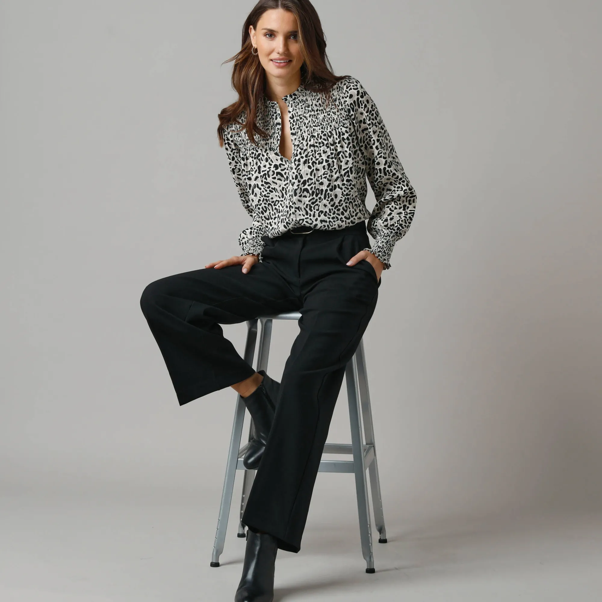 Feestoutfits Dames|Broek<Lora Zellini Wijde broek met bandplooien zwart