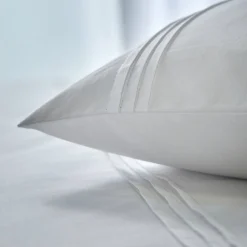 Effen Bedlinnen|Kussensloop<Blancheporte bedlinnen met platte plooien Colombine® wit